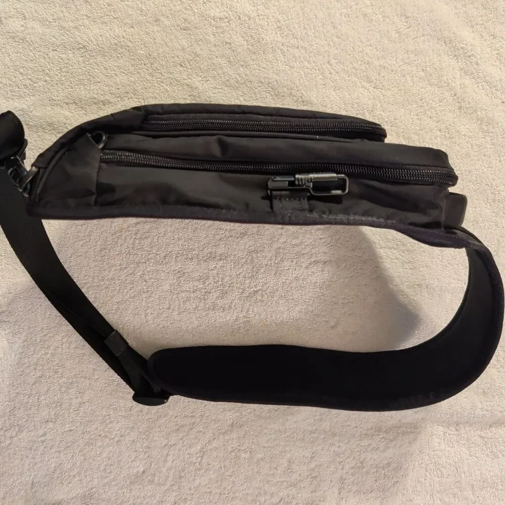 Pacsafe Metrosafe LS150 Anti-Theft Shoulder Crossbody Travel Bag black